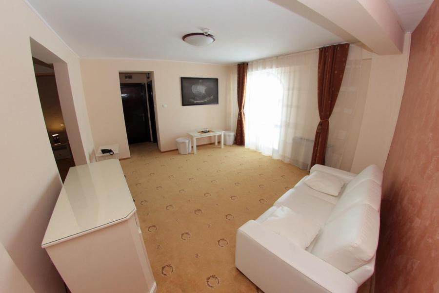 Hotel Imperium Suczawa Zewnętrze zdjęcie