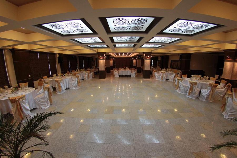 Hotel Imperium Suczawa Zewnętrze zdjęcie