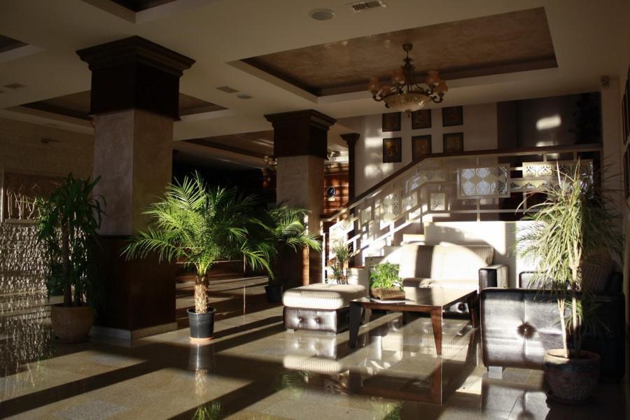 Hotel Imperium Suczawa Zewnętrze zdjęcie